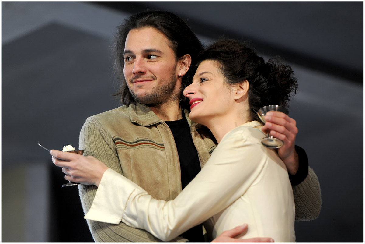 Apak es fiuk Katona 083 